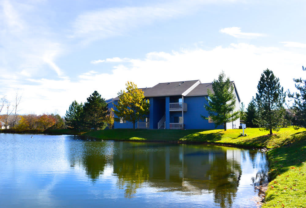 Waters Edge Apartments – photo 1