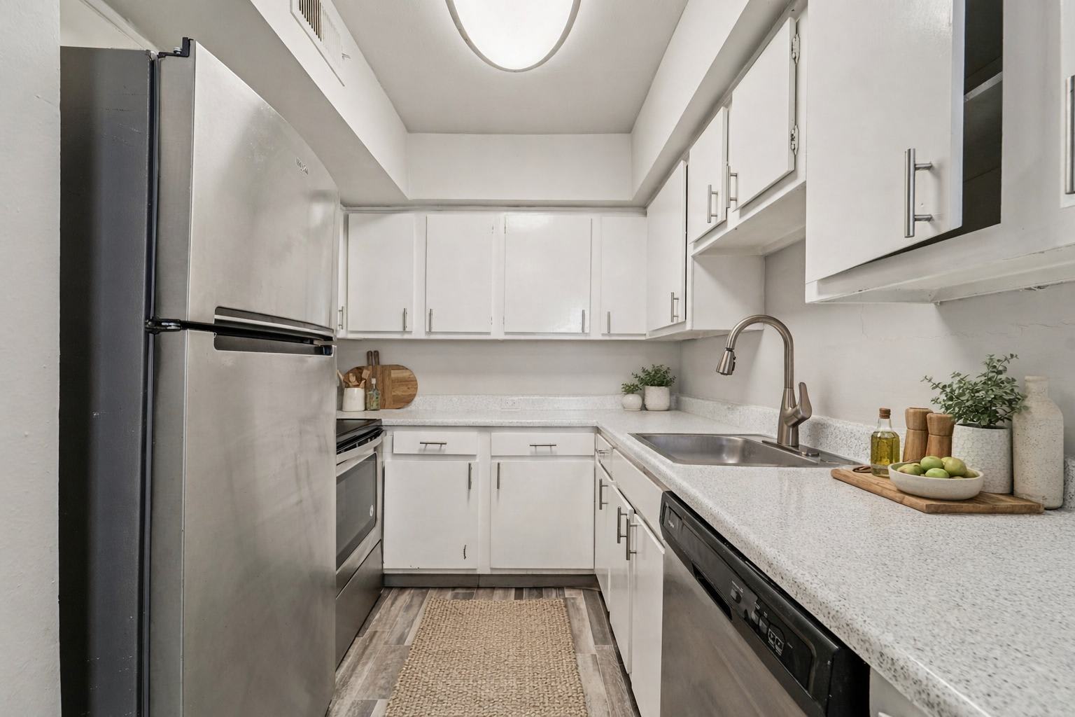 Hershe Street Apartments – photo 4