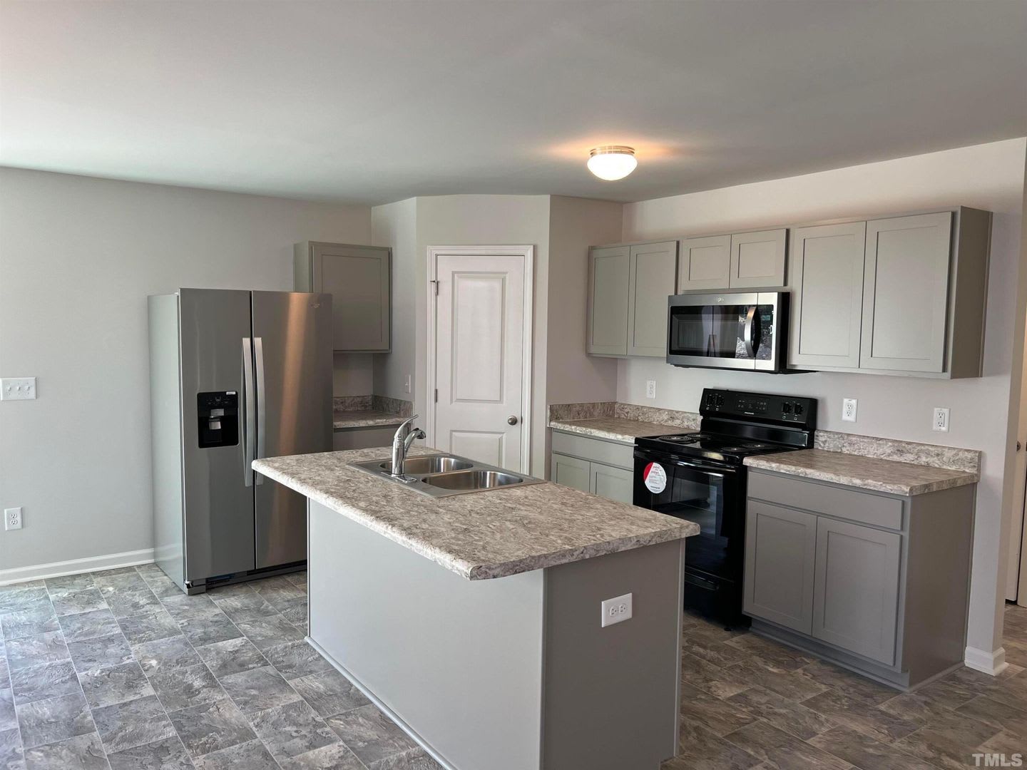 179 Maple Tree Lane – photo 2