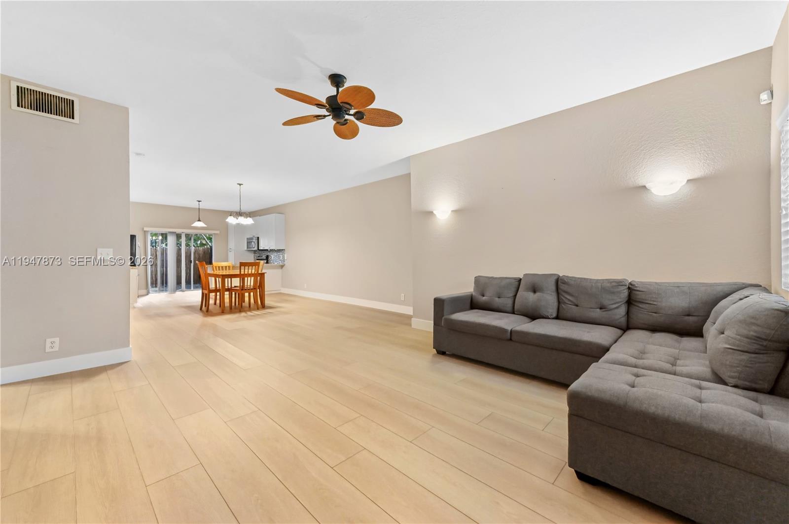 4802 Washington Street – photo 3