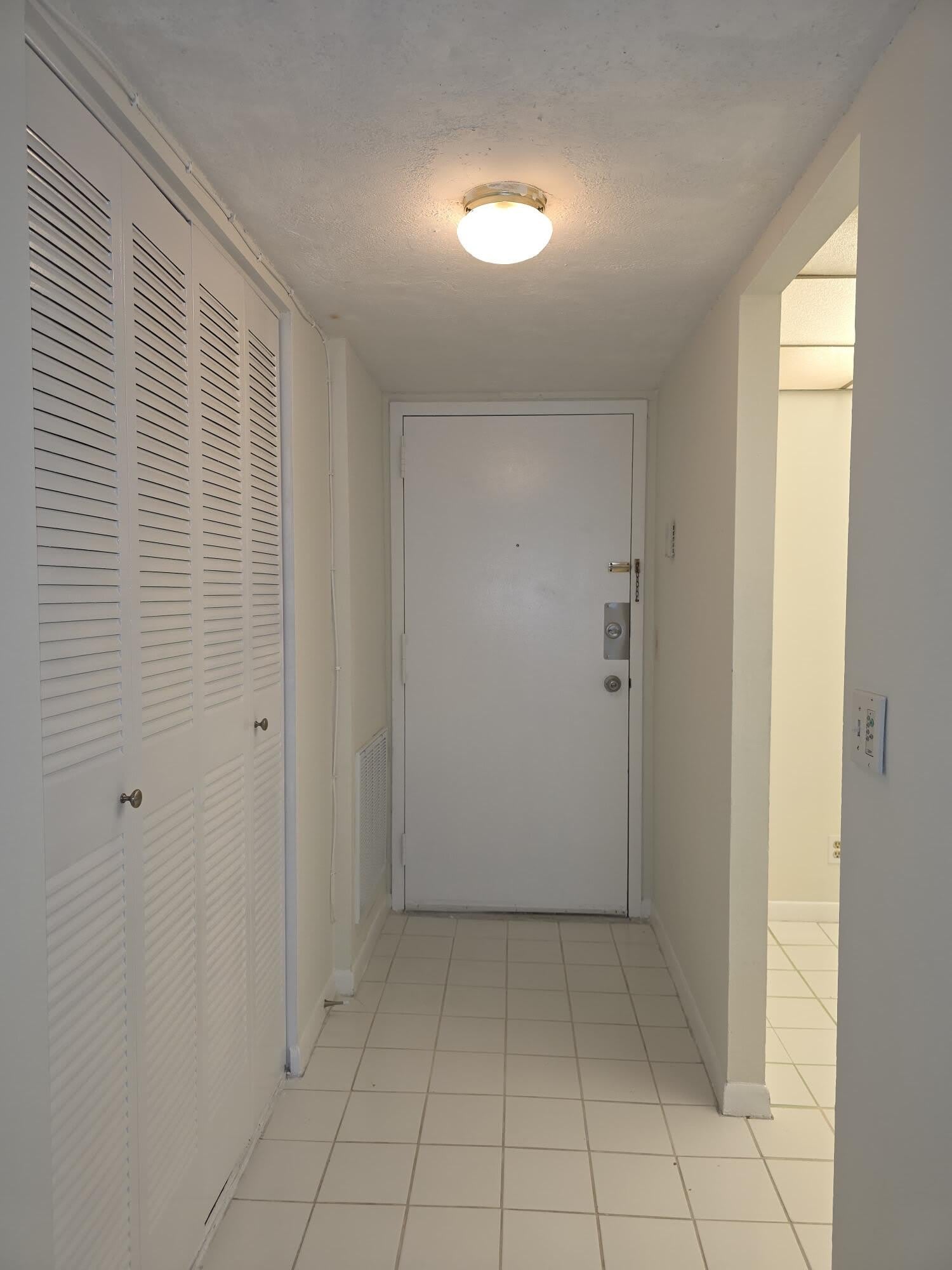 470 Executive Center Drive – photo 4