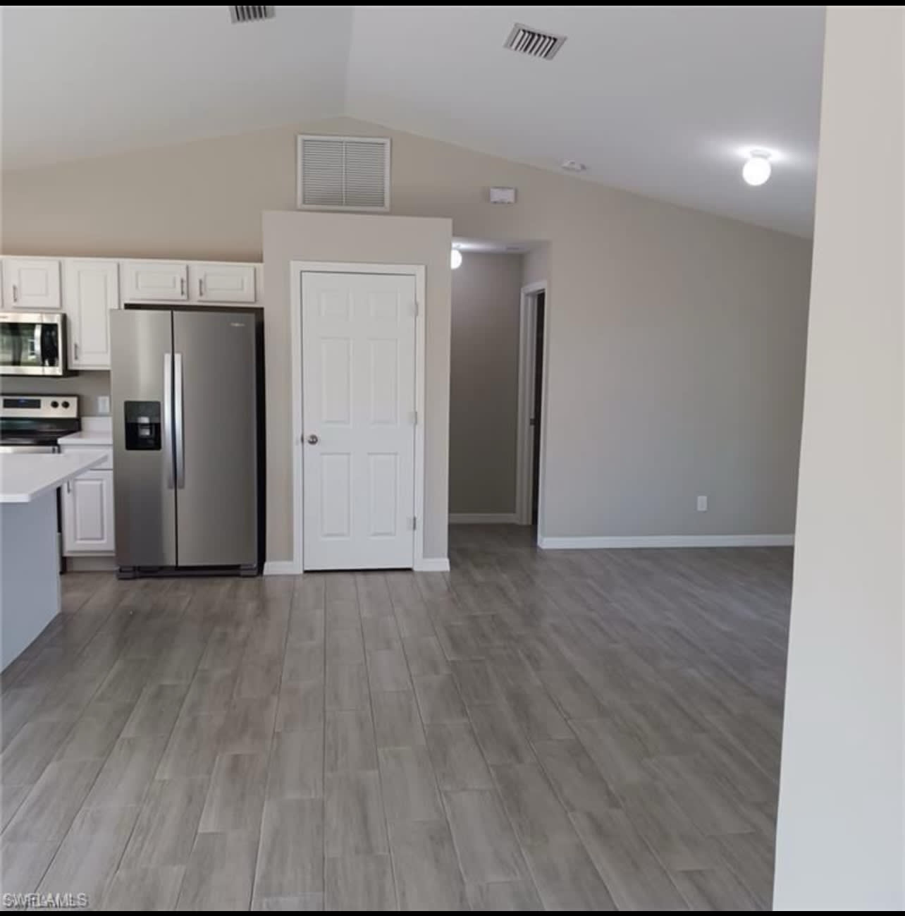 1019 Winters St E – photo 2