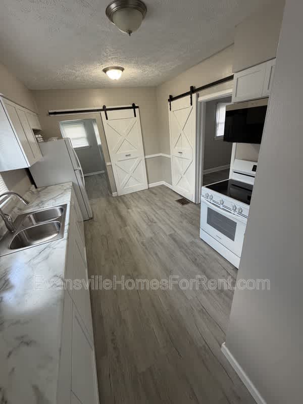 2150 East Tennessee Street – photo 3