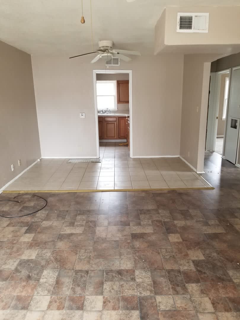 580 Elmhurst – photo 2