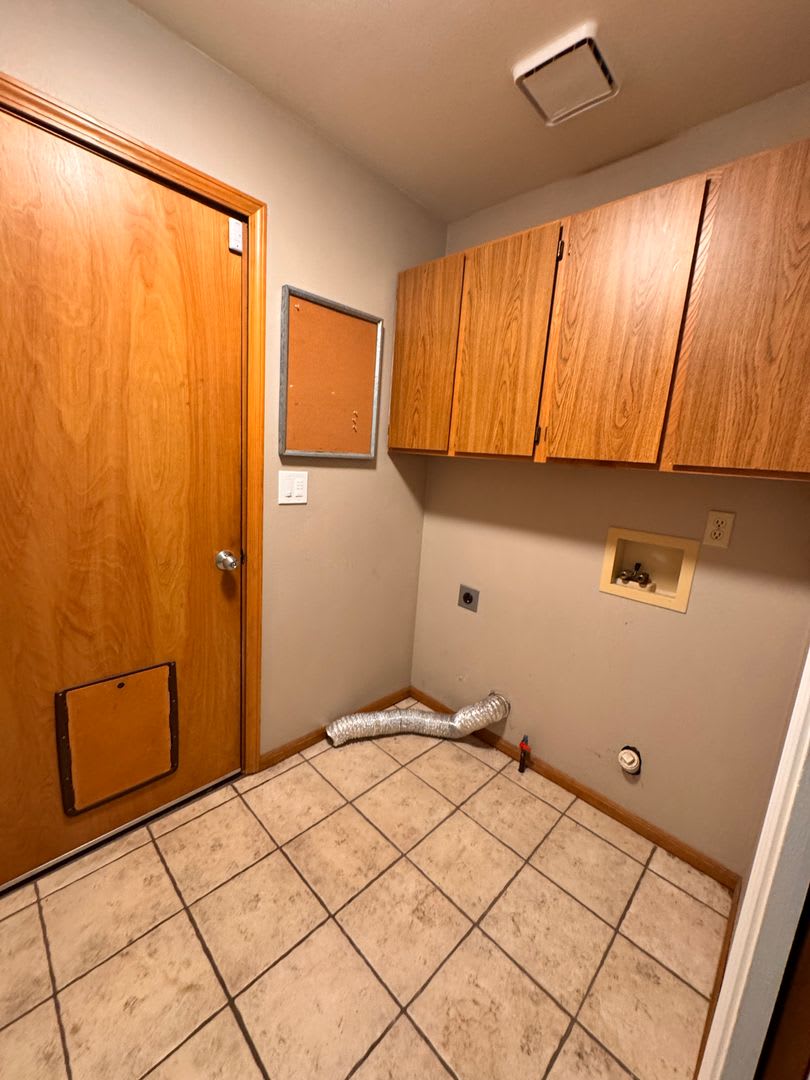 Hucrest 3 Bedroom 2 Bath Home With Garage – photo 5