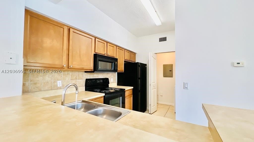 2304 Myrtlewood Cir E – photo 5