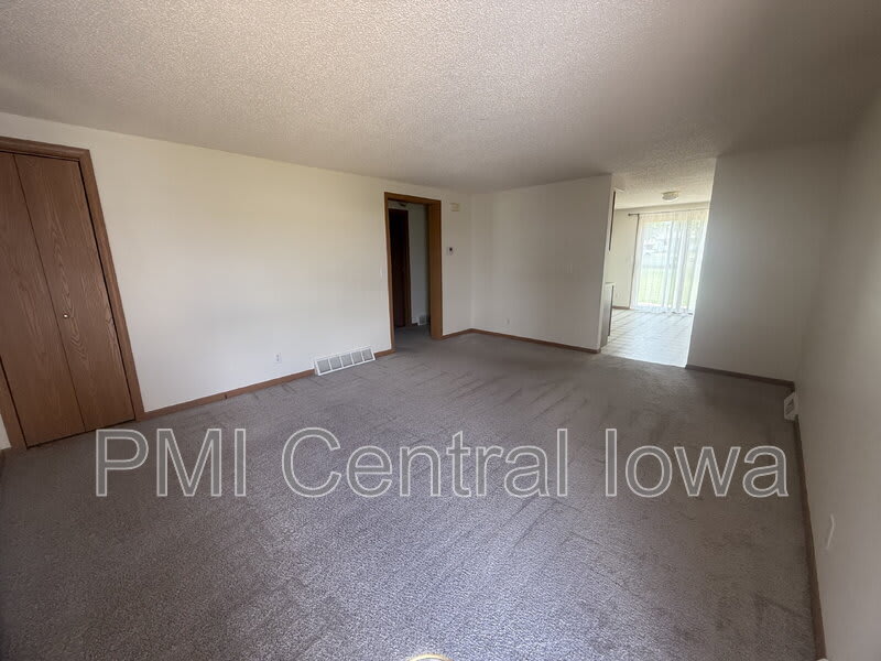 2709 1st Ave – photo 3
