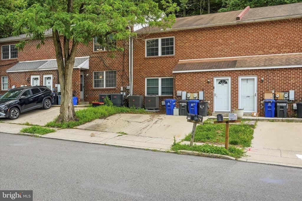175 PARKER AVENUE – photo 1