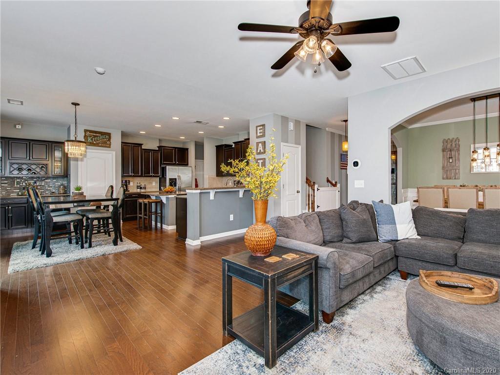 5822 Castlecove Road – photo 2