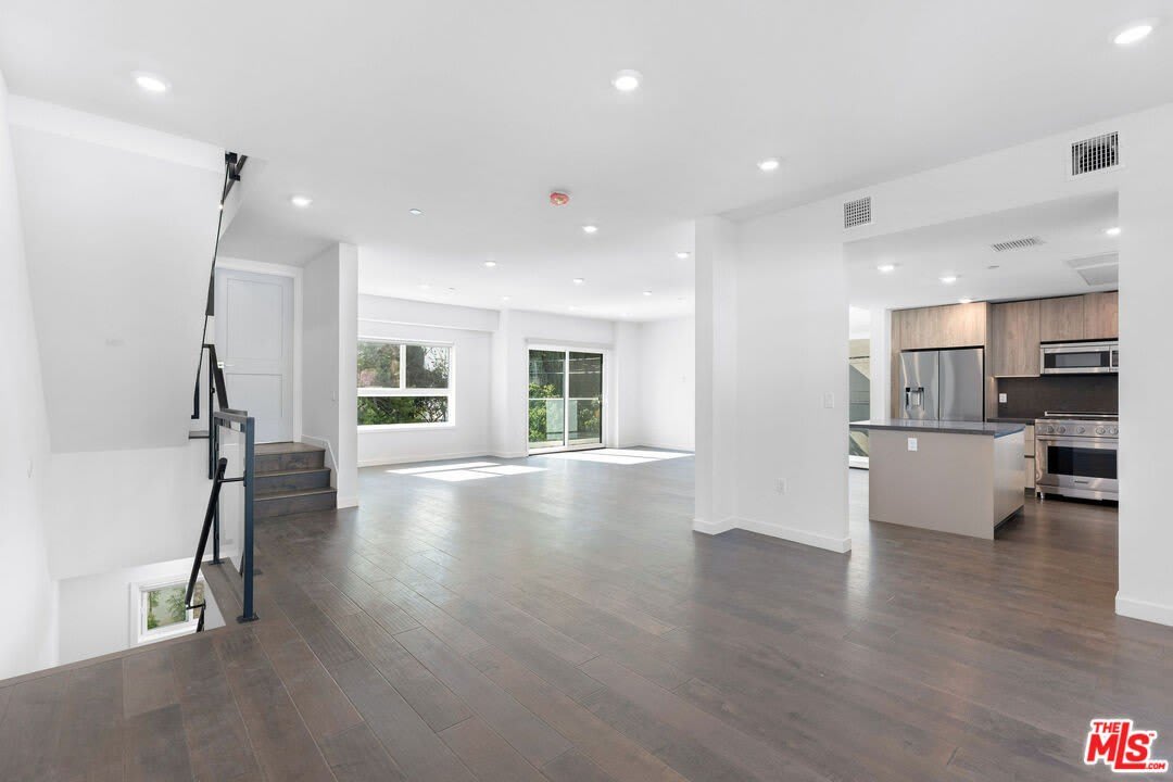 849 N Alta Vista Blvd – photo 4
