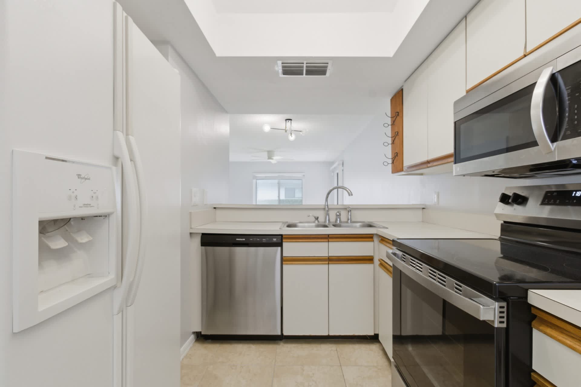 2701 Countryside Blvd Apt 102 – photo 5