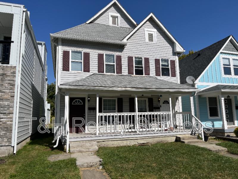 2114 Woodlawn Avenue – photo 1