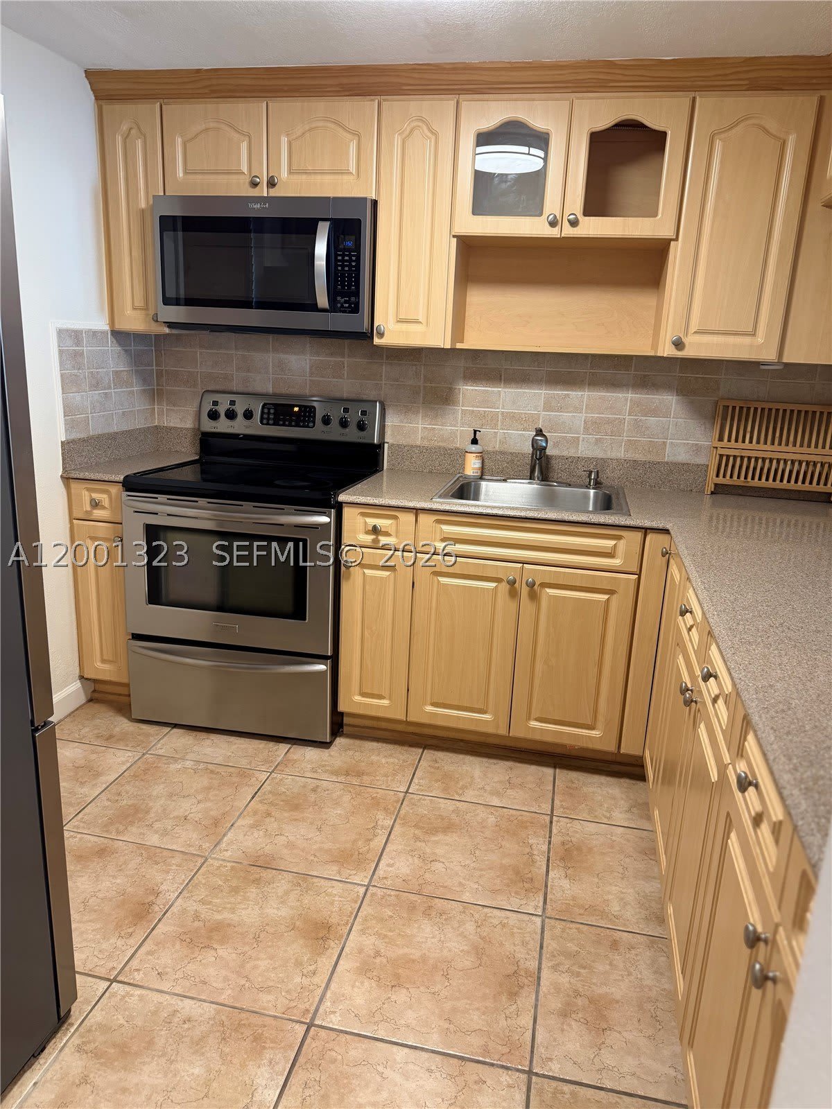 100 Edgewater Dr – photo 5