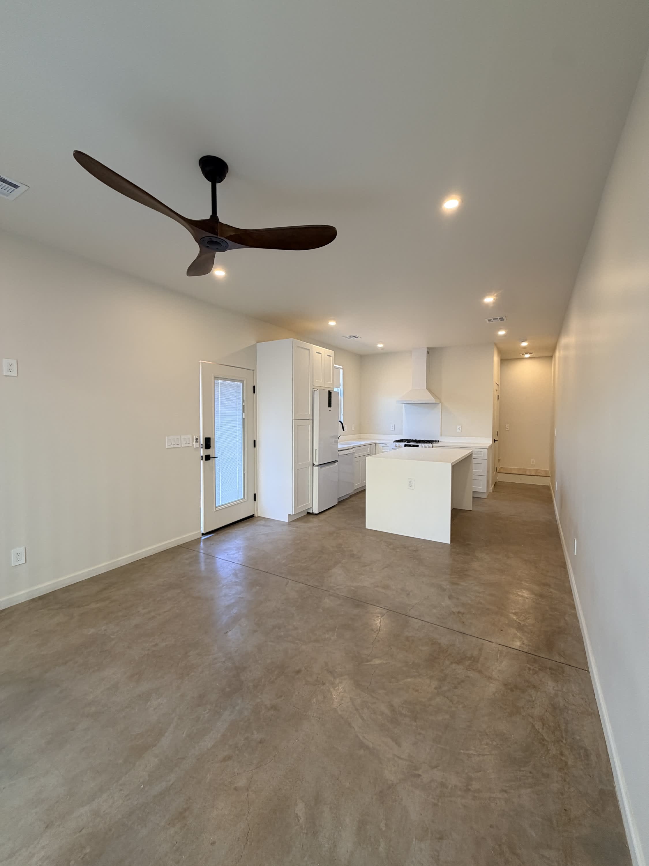 1122 East McKinley Street – photo 2