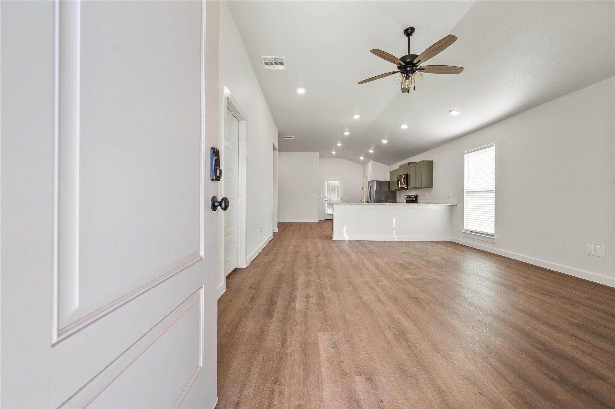 1204 Cottonwood Avenue – photo 3