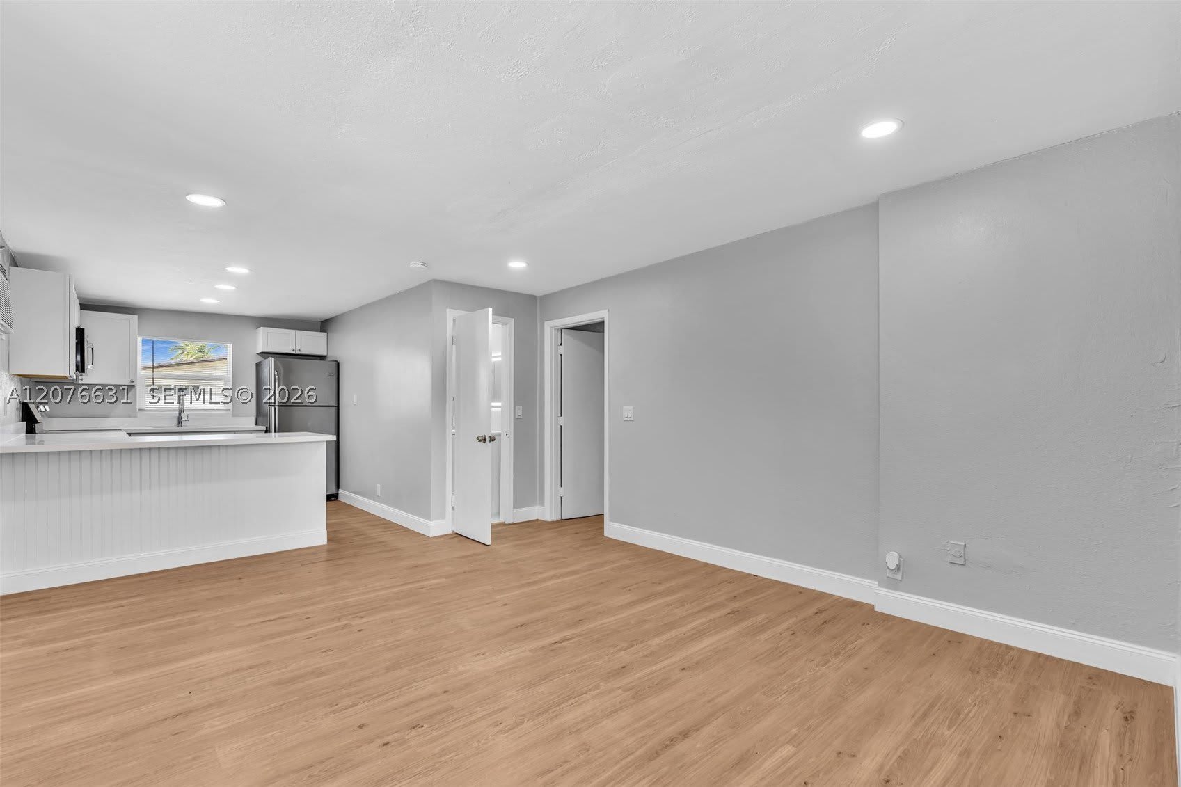 163 NW 40th St – photo 2