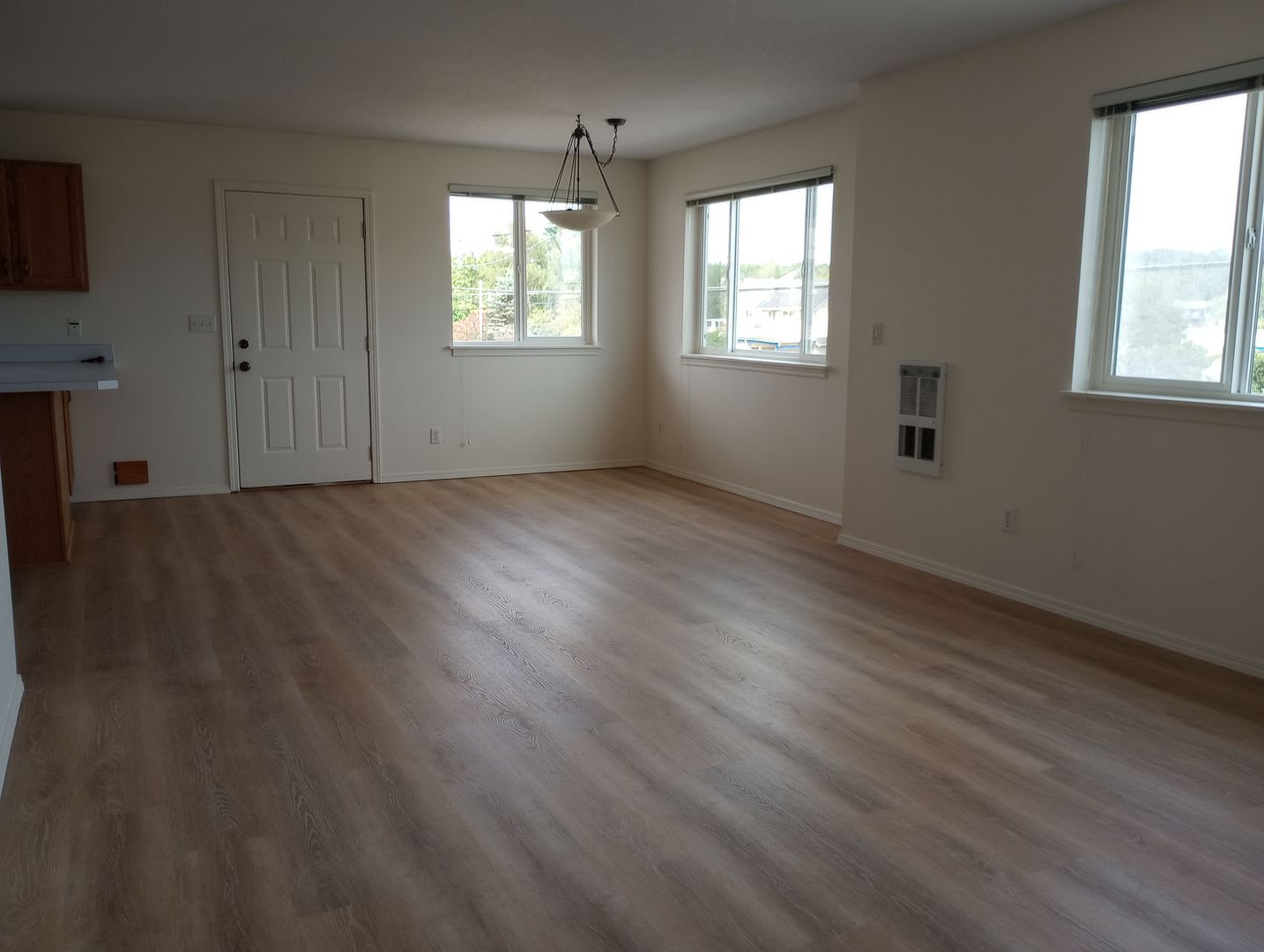 4421 Sucia Dr. *ONE MONTH FREE RENT WITH A NEW LEASE* – photo 3