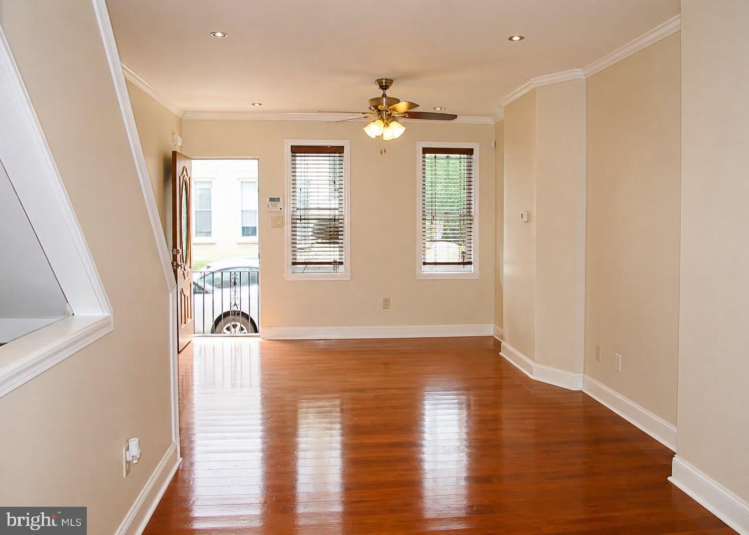 2415 W SEYBERT Street – photo 3