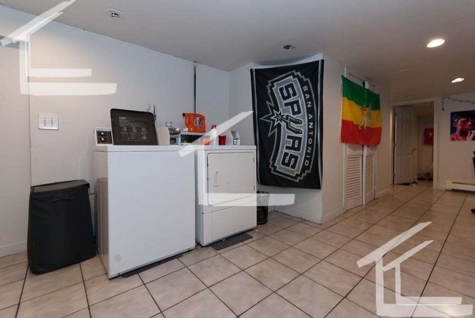 Charming 5 Bedroom-No Broker Fee – photo 3