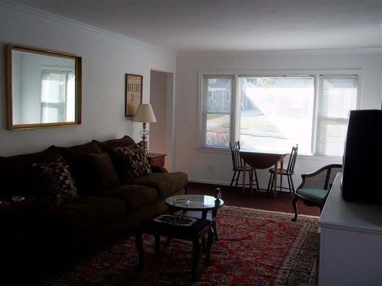 341 Hollyhill Drive – photo 2