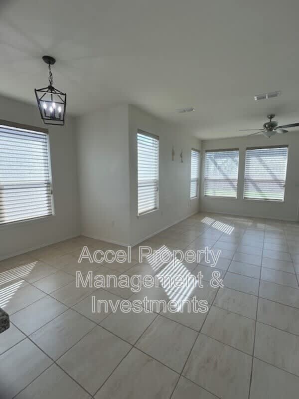 2325 N Peking Street – photo 2
