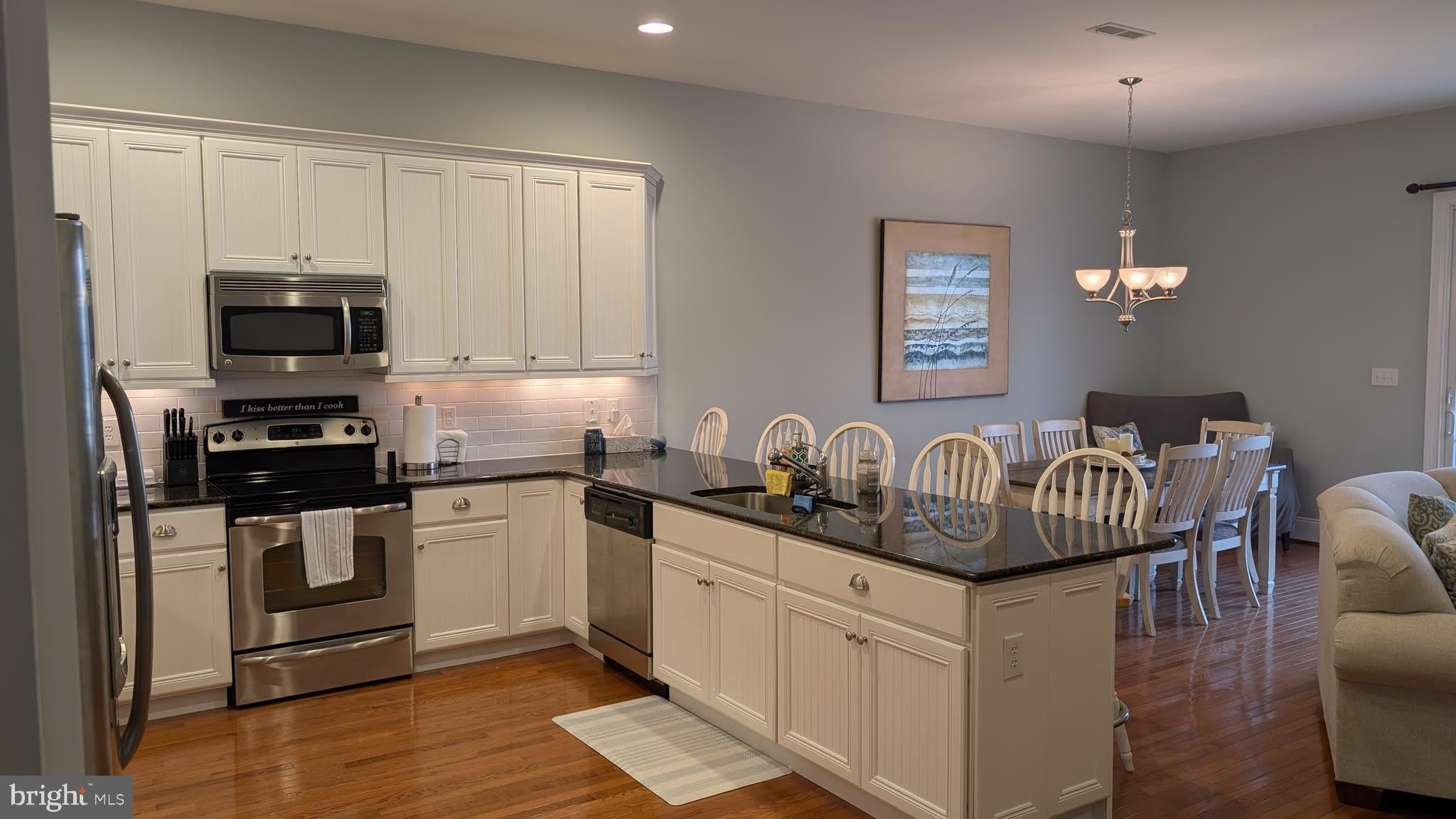 36400 WARWICK Drive – photo 3