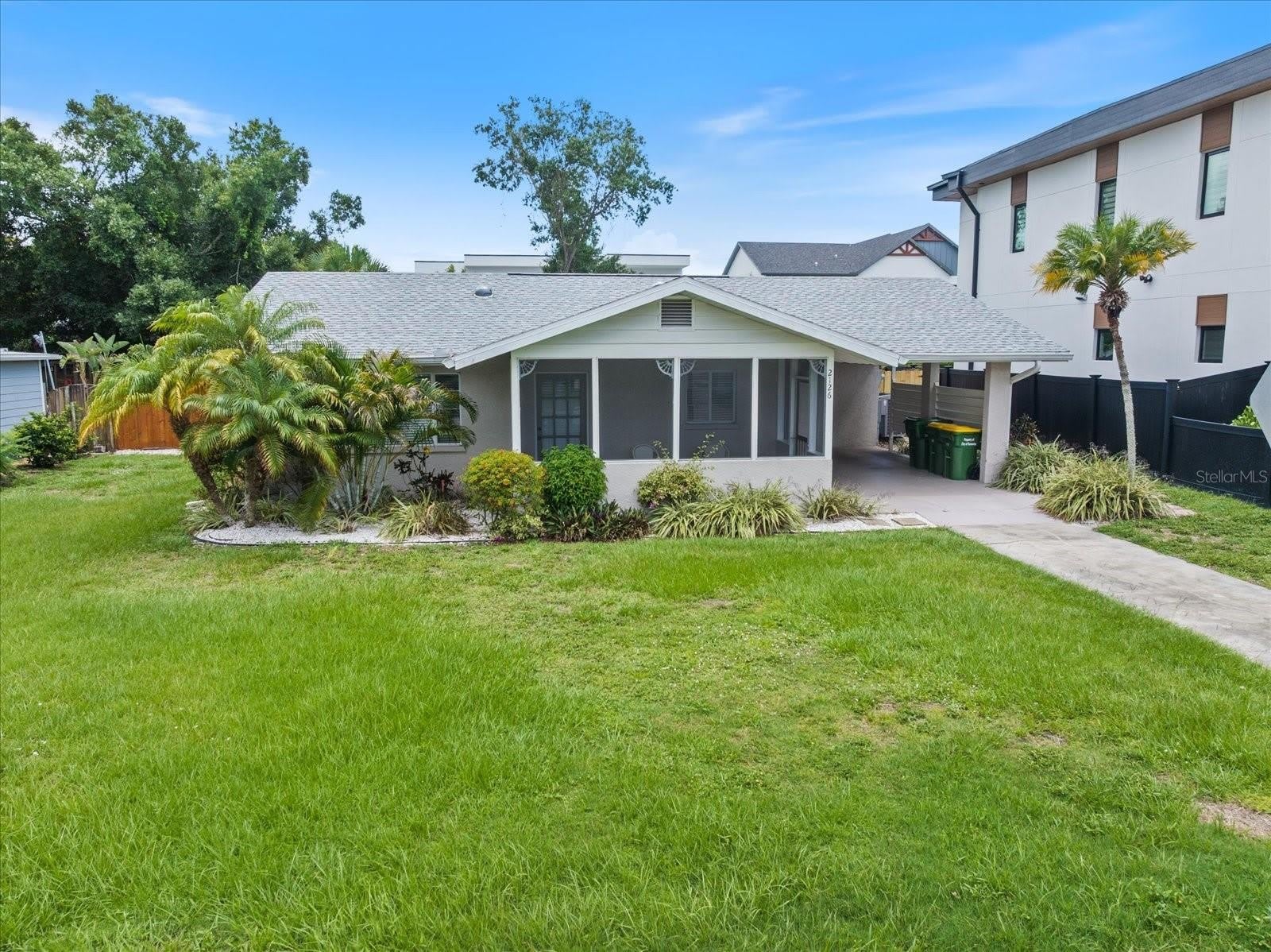 2126 HYDE PARK Street – photo 2