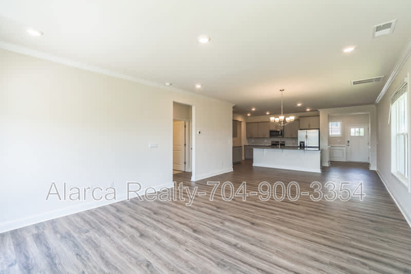 7871 Iron Rd – photo 4