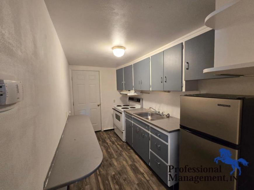 829 Howard Ave. – photo 4