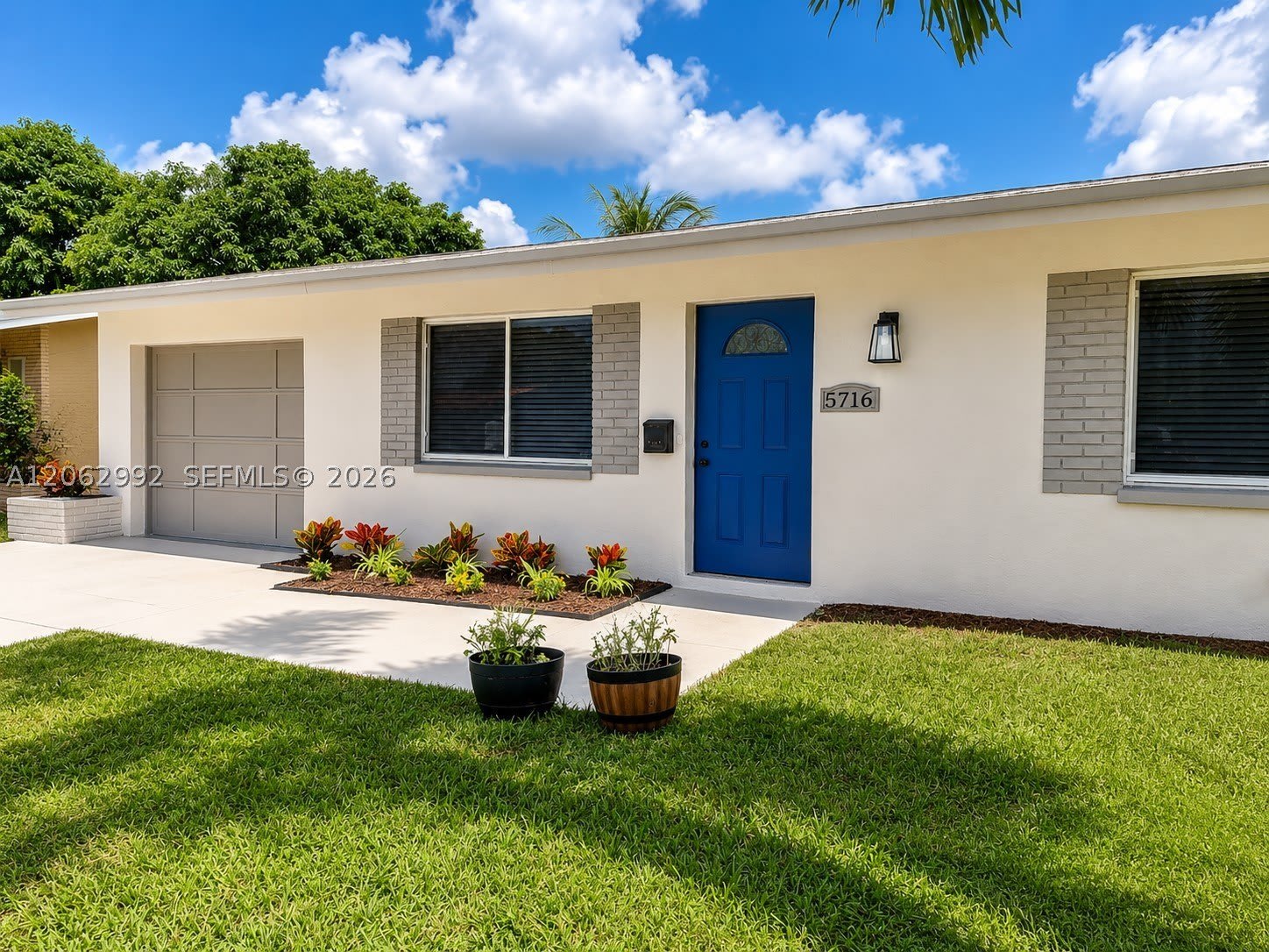 5716 NW 70th Ter – photo 2