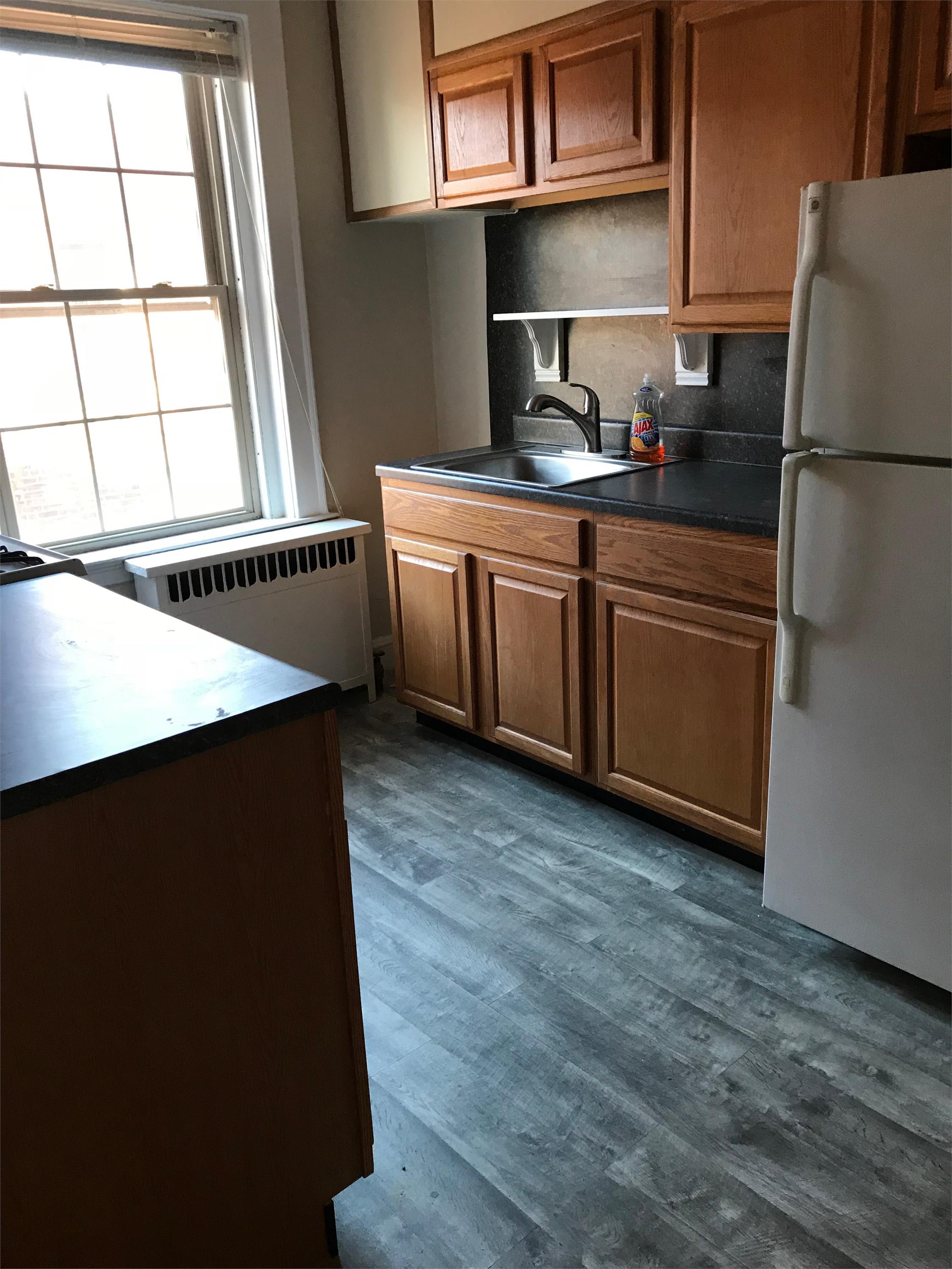 835 Elm St Apt C2 – photo 1