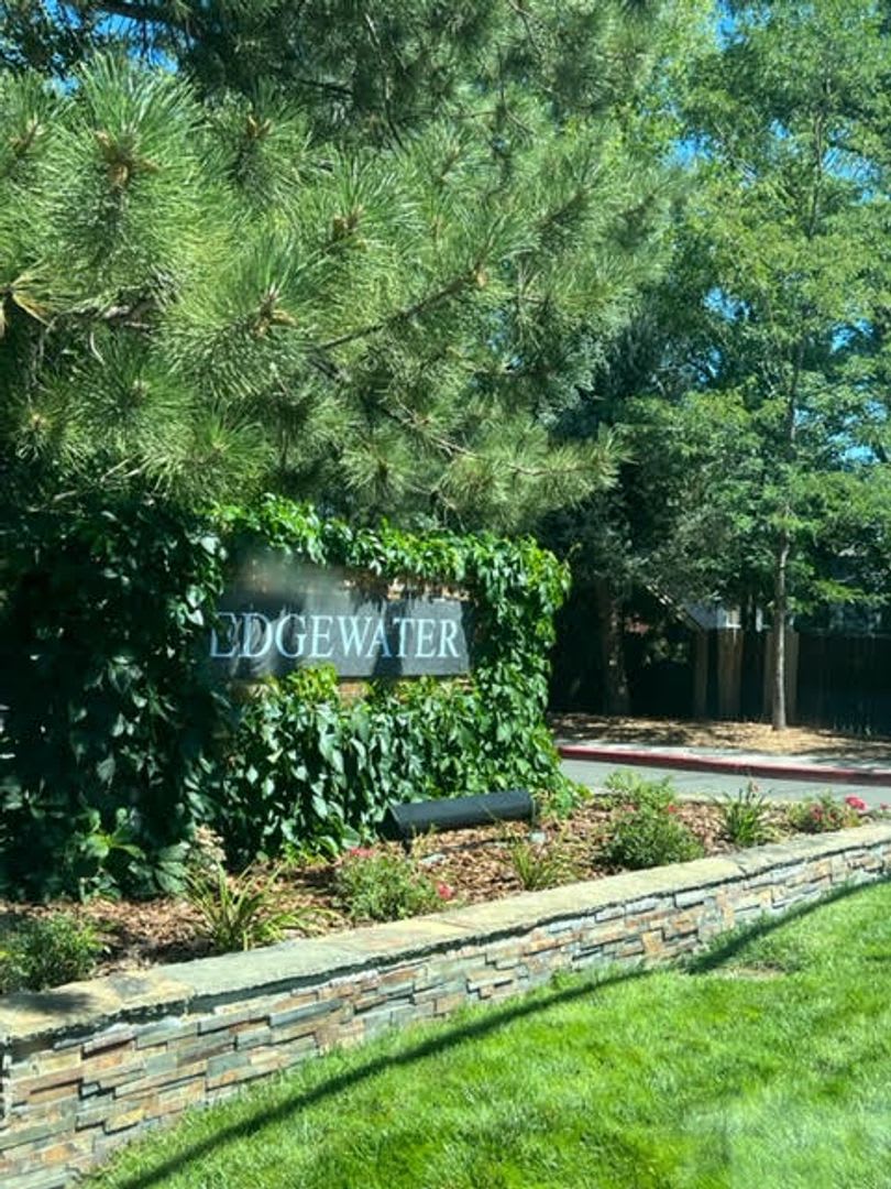4185 Falling Water Drive – photo 4