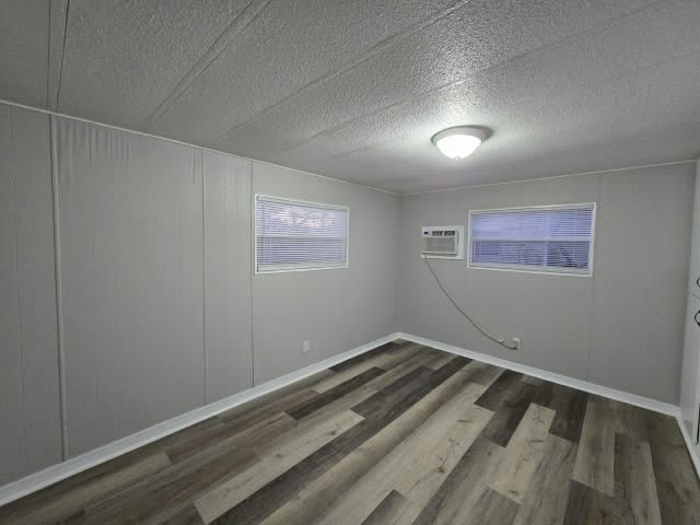 4943 E Hillsborough Ave – photo 4