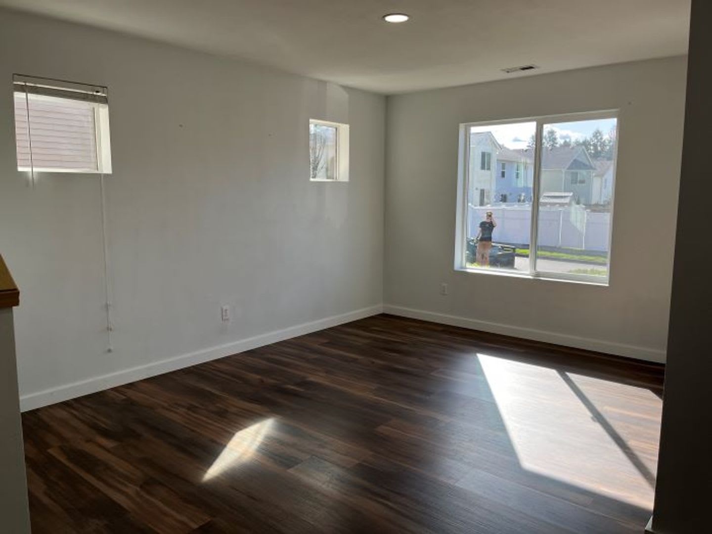 Spacious 3-Bedroom Home for Rent in Desirable DuPont – photo 2