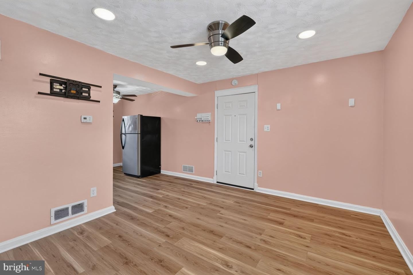 2437 IVERSON ST – photo 5