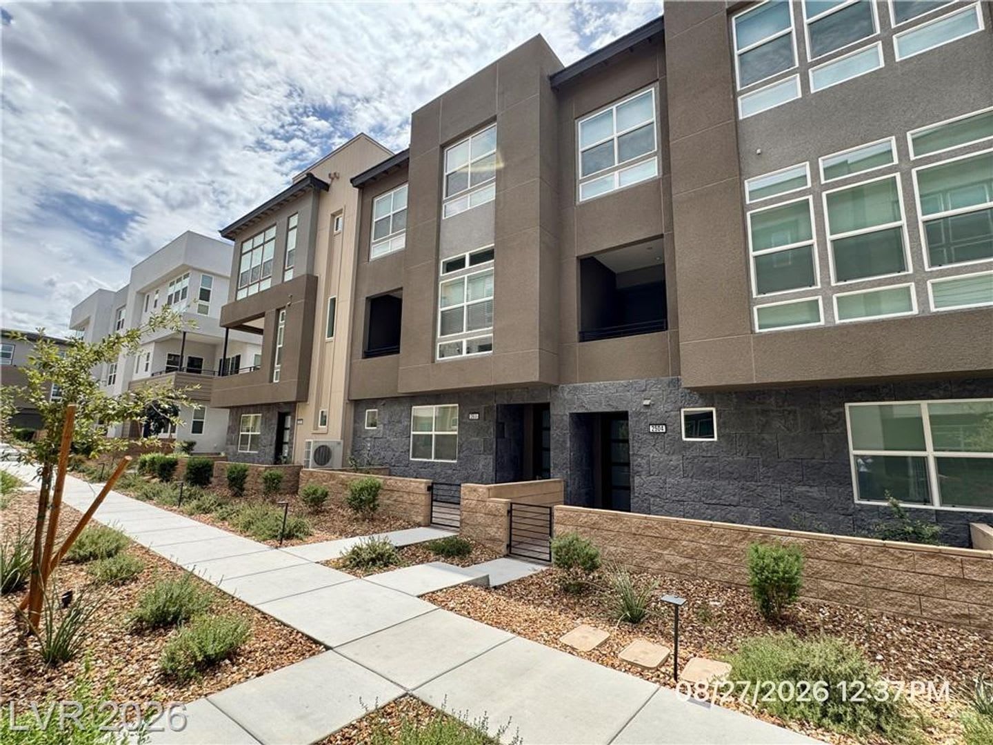 4-Bedroom Townhome in Inspirada with Covered Balcony – photo 2