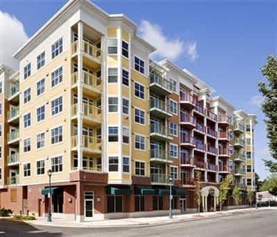 Beautiful 1 Bed 1 Bath Condo in Downtown Redmond – photo 1