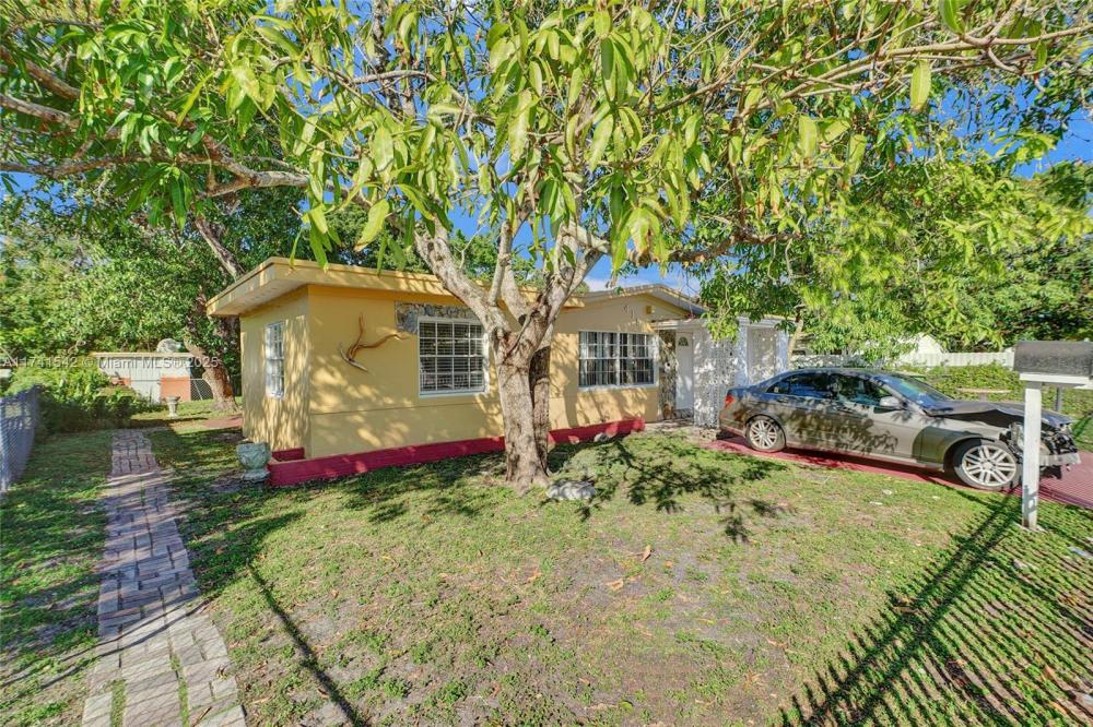 415 NW 138th St – photo 1
