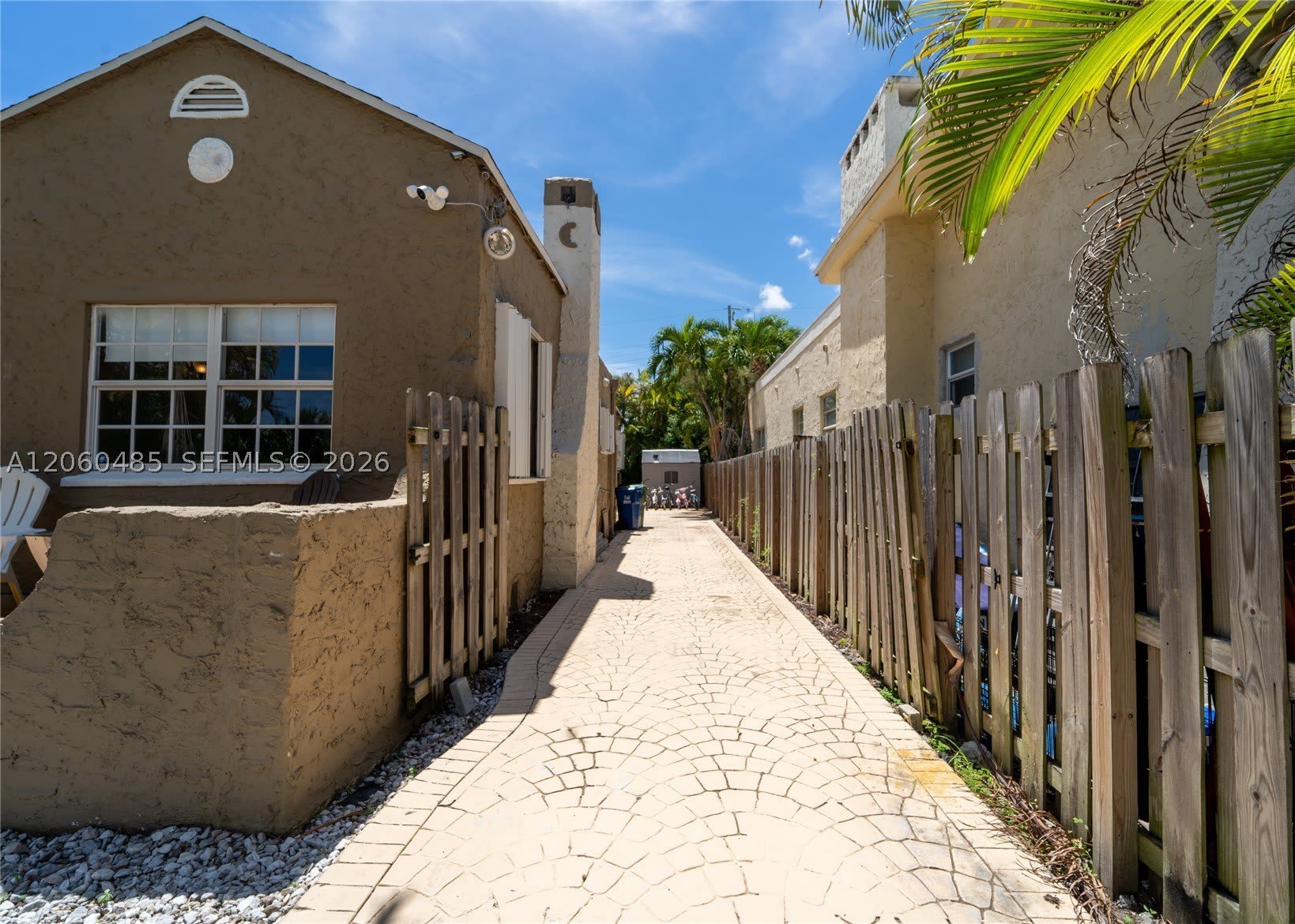 626 NE 4th Ct – photo 4