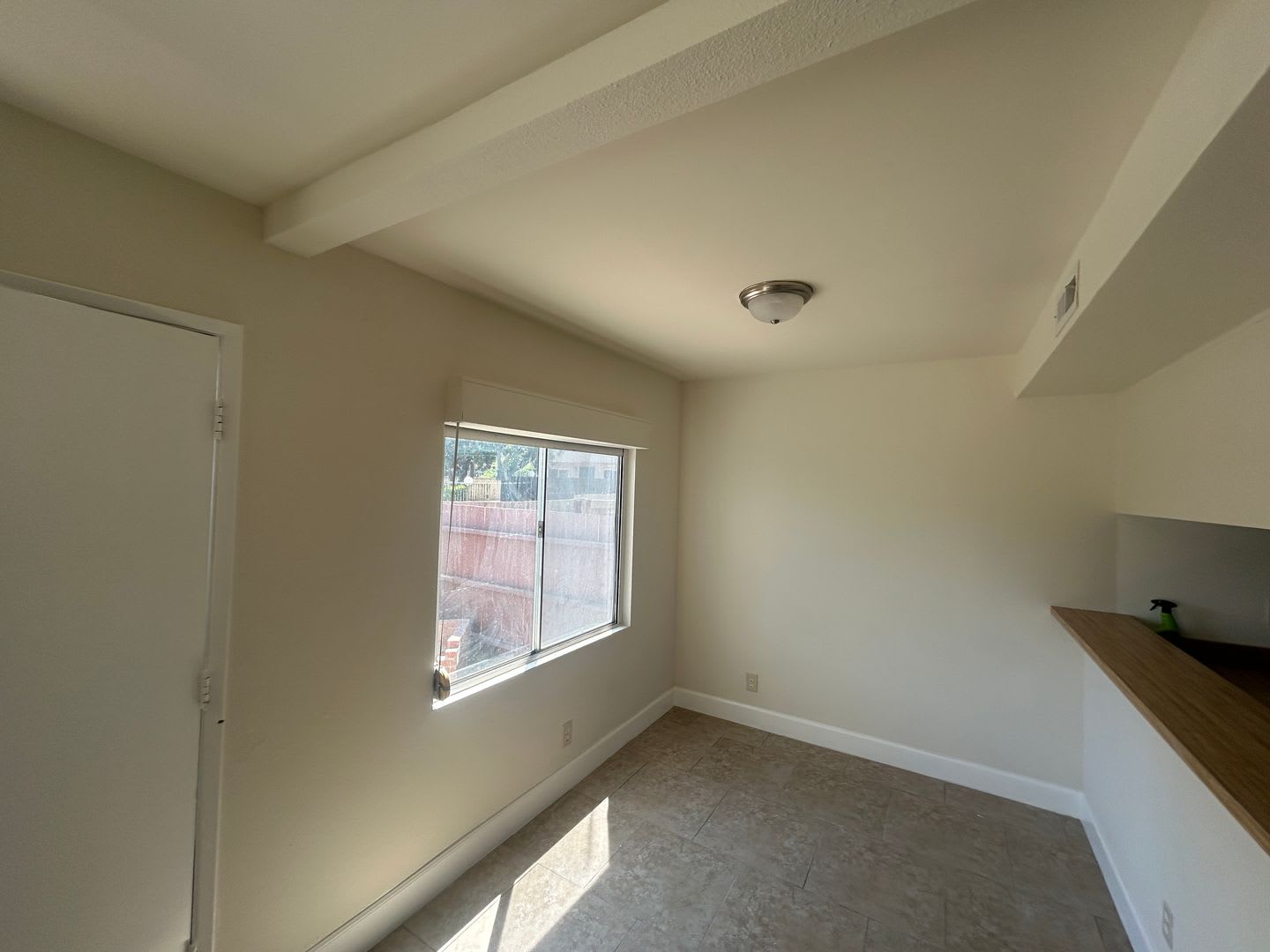 2 BEDROOM 1.5 BATH TOWNHOME – photo 2