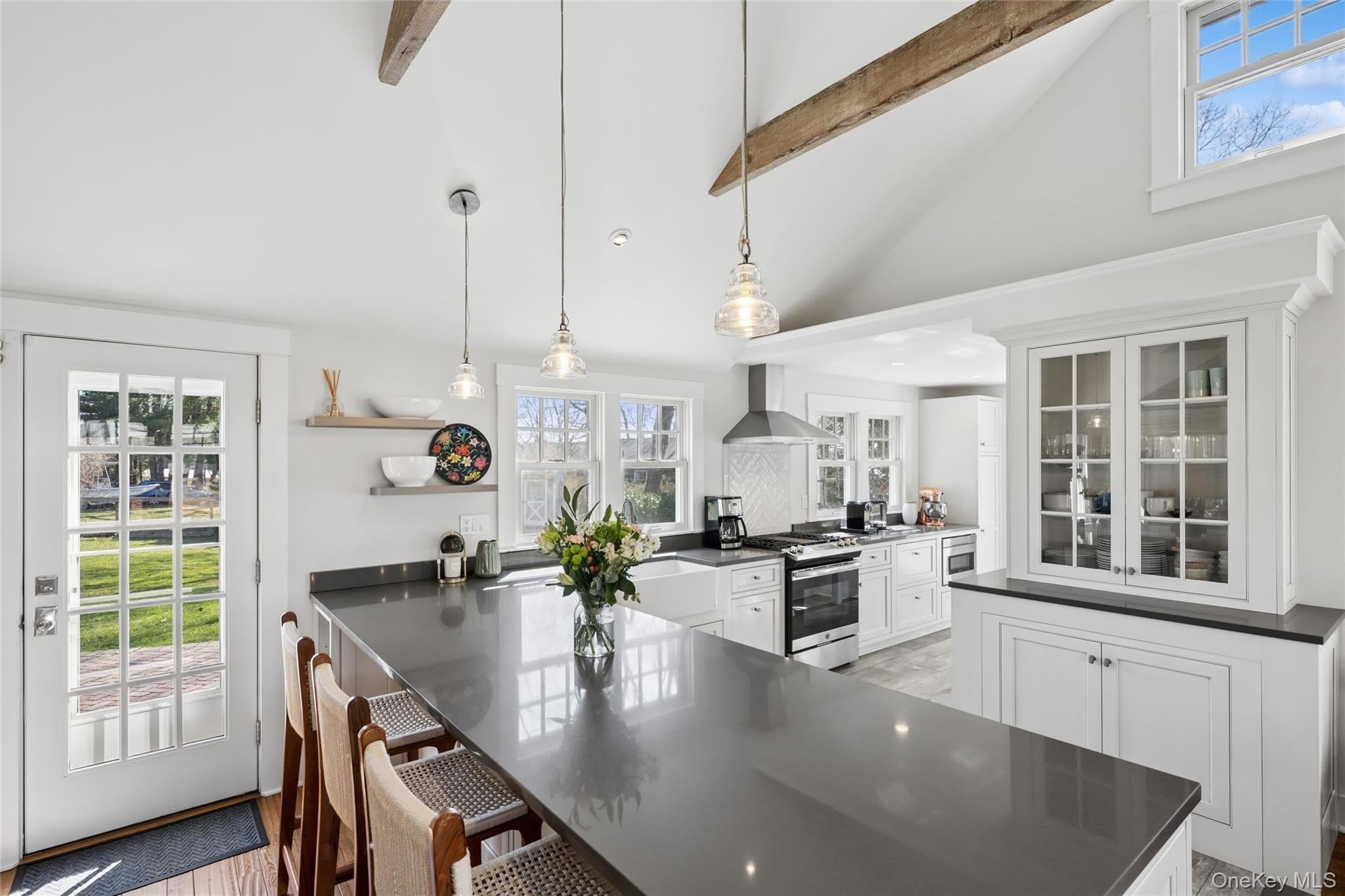 250 Oak Road – photo 3