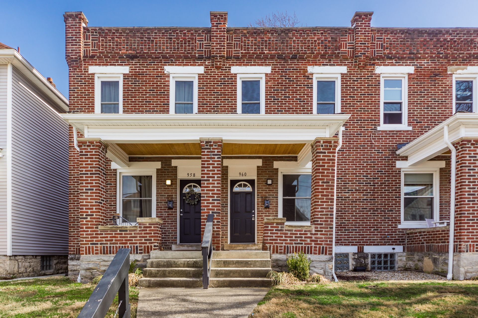 958 976 South Champion Avenue 960 – photo 3