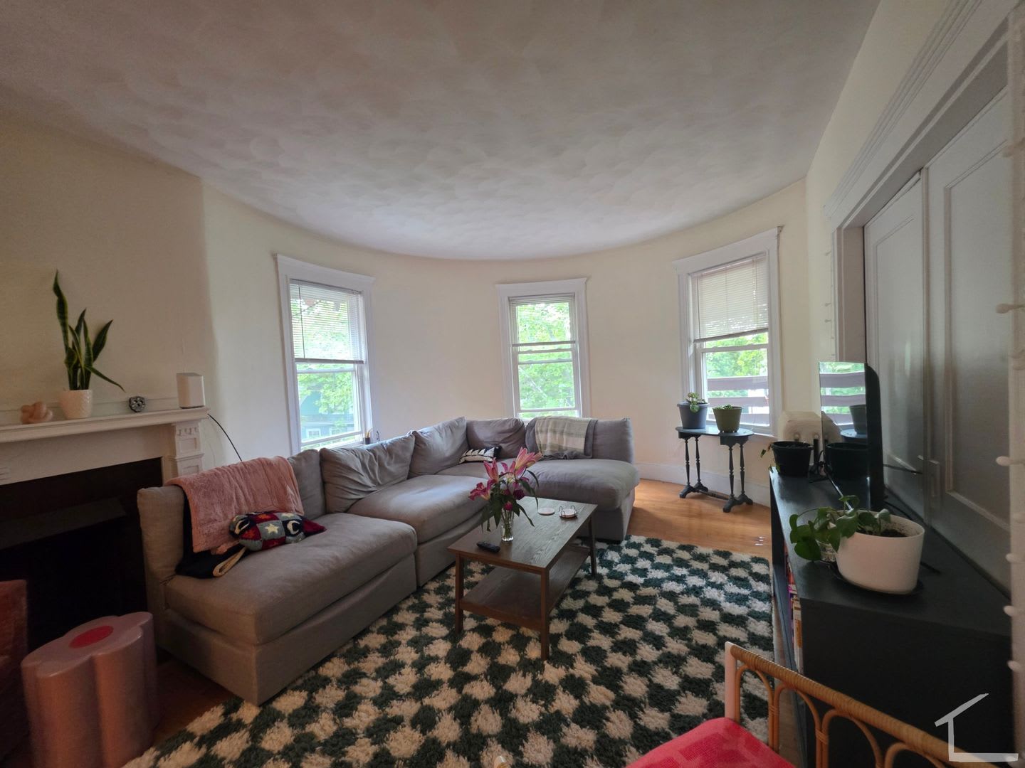 Spacious Modern Brookline 3 Bed Unit Available 9 1 26 – photo 5