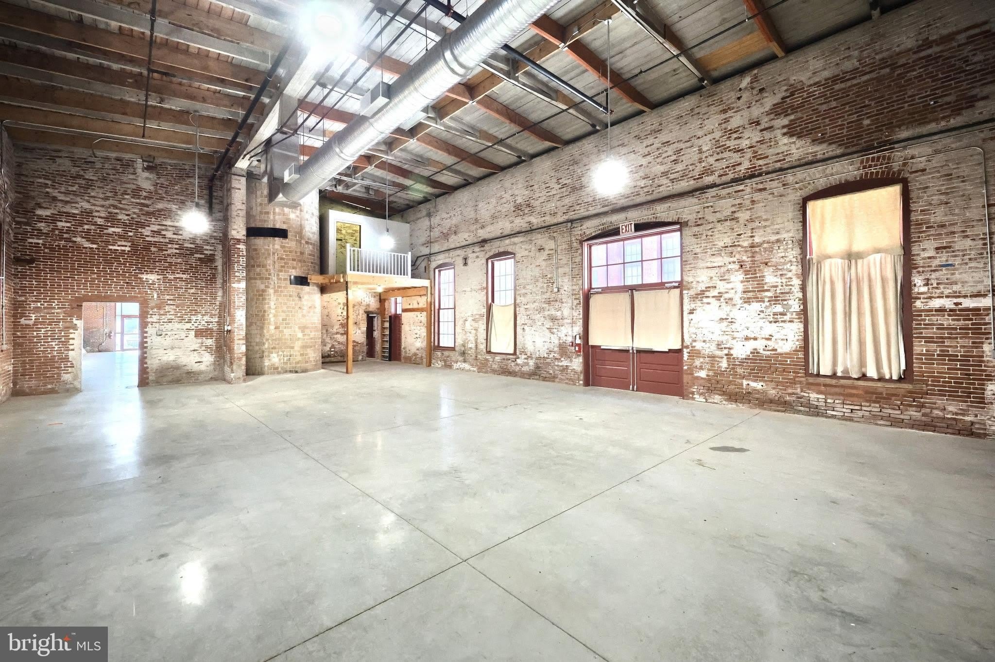 241 N FRANKLIN Street – photo 5
