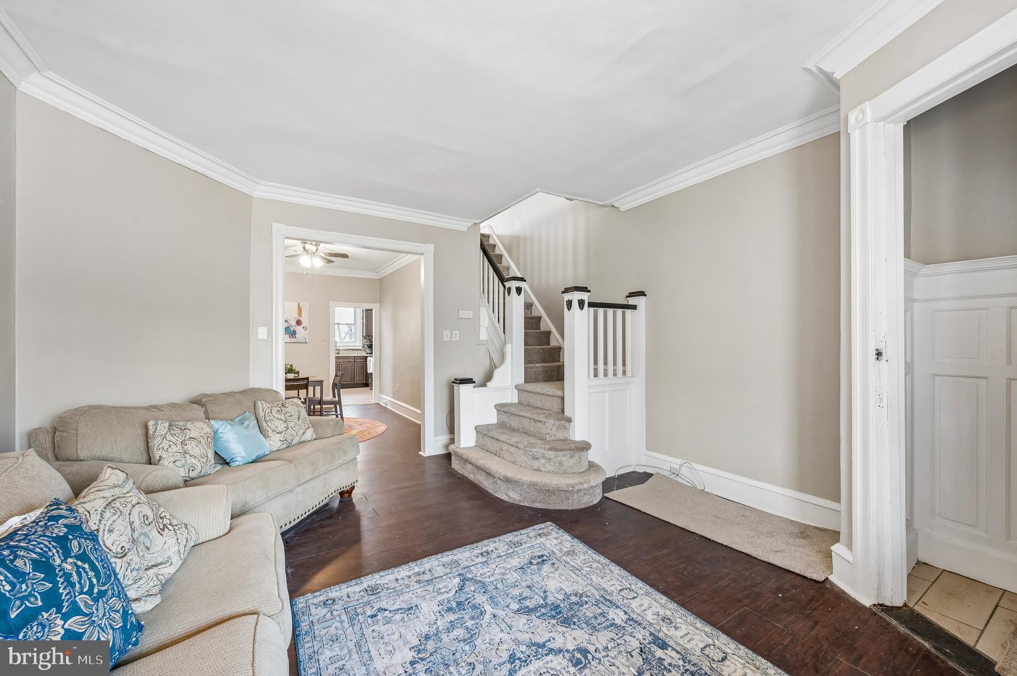 5428 WHITBY Avenue – photo 3