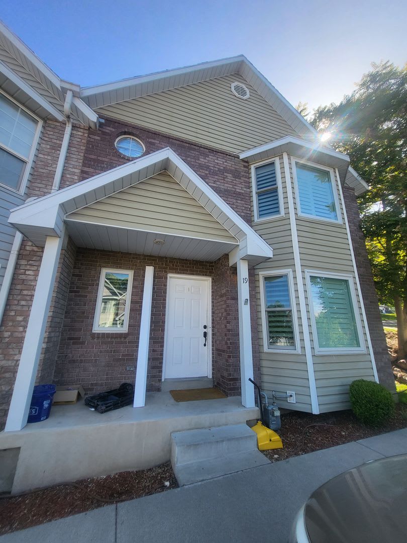 Townhome In Provo – photo 1