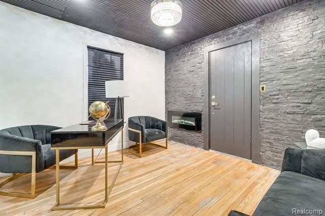 14010 Artesian Street – photo 4