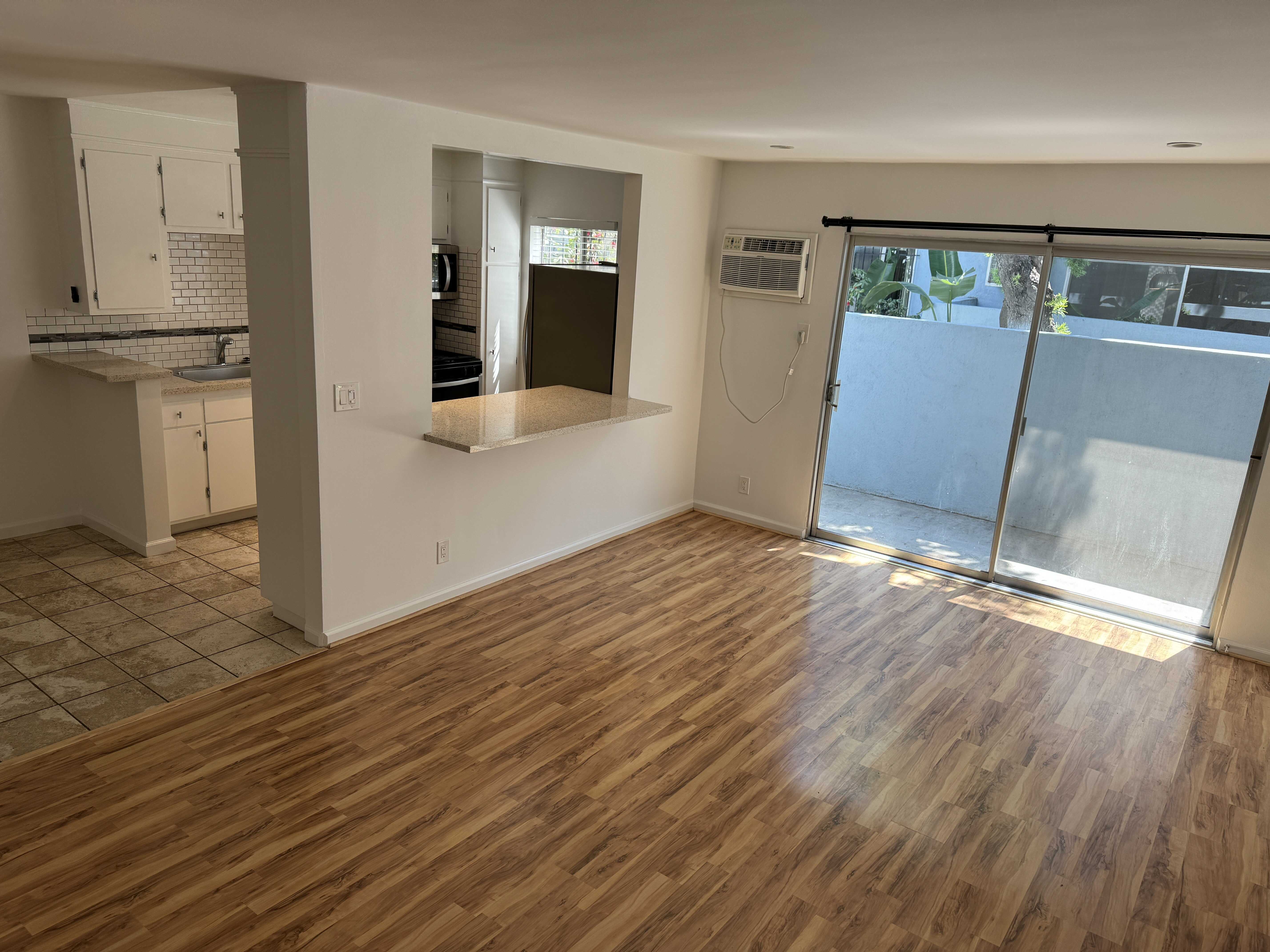 735 North Sycamore Avenue – photo 5