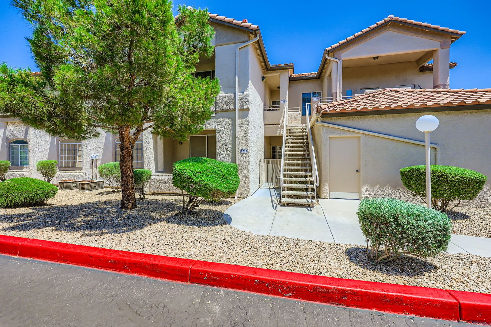 Upgraded First Floor Condo With Private Garage In Prime Green Valley Location Coming Soon – photo 3