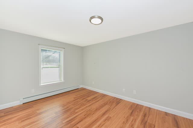 640 Post Avenue – photo 5